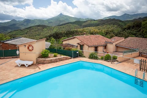 Farmhouse with pool, Ideal for families and groups