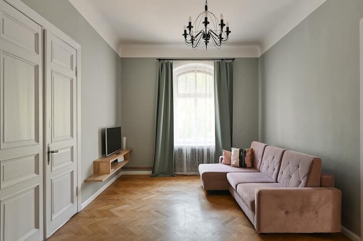 Modern Apartment In Historical Building + Parking! - Riga