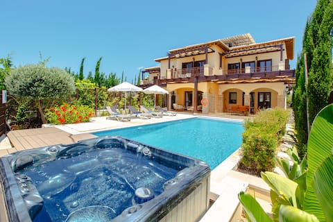 Luxury Villa AJ
 06 with private heated pool