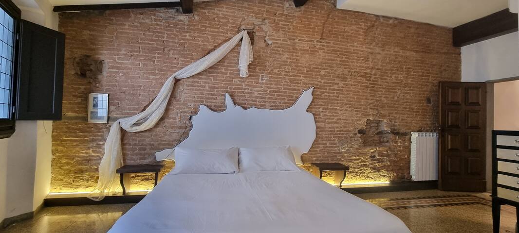 Luxury Penthouse with Terrace gallery image 5