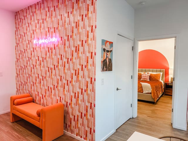 Glam Getaway; Sleeps 6; 1 Mile to Nash!