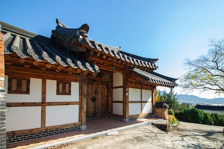 Ryuhwang Gaonrim, Nagan Eupseong Cypress Forest Hanok Stay