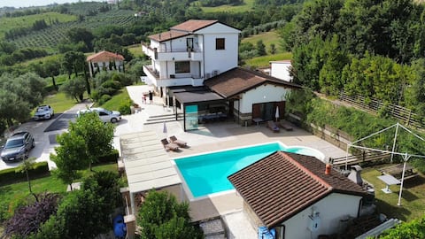 "Villa ai TRE ulivi" - Entire villa with pool