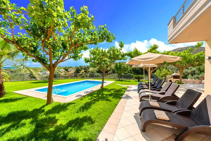 Sunlight Grand Villa Heated Pools 36 guests gallery image 3