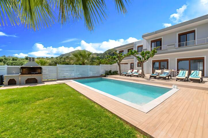 Sunlight Grand Villa Heated Pools 36 guests gallery image 4