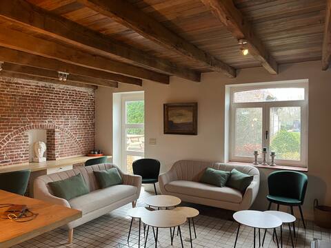 Property Lapon, in a green area, edge of Bruges