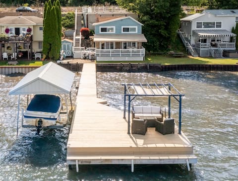 Seneca Sunrise - Lakefront Cottage on Wine Trail!