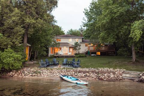 Pinehill Lakehouse - Classic Cottage Fun, w Sauna