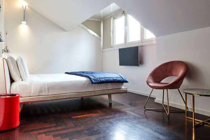 Lussuoso attico zona Duomo 3 suites e tre bagni gallery image 5