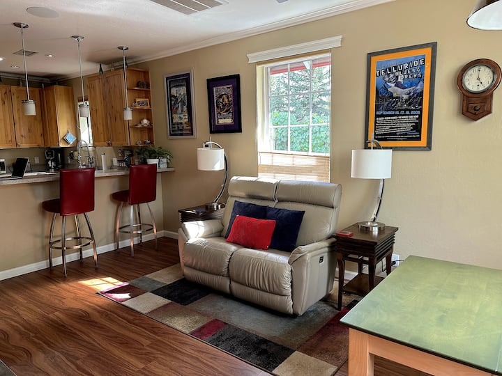 *Updated* Leroux Bungalow (2 Blocks From Downtown) - Flagstaff, AZ