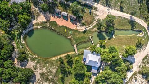 Spring fed Waterfront, sleeps 25! 5 Homes