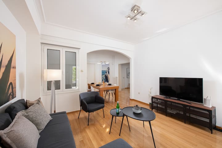 Best Located, Syntagma Square, 3 Bedrooms, [130m²] gallery image 2