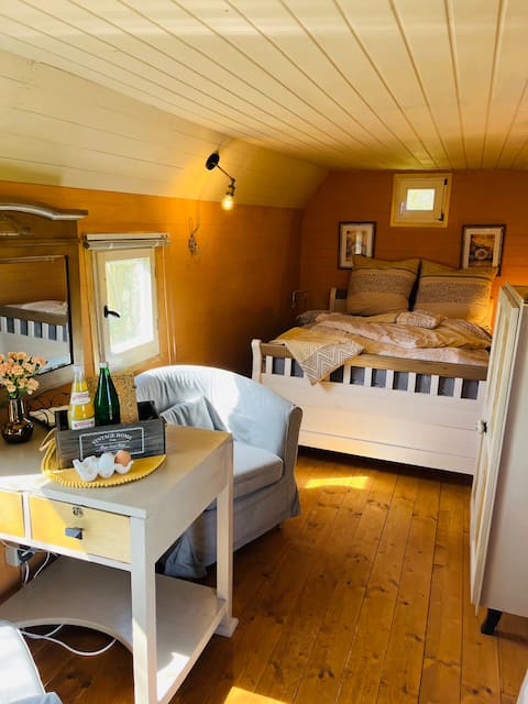 Tinyhouse Goldie - Relaxation on the sunny hill