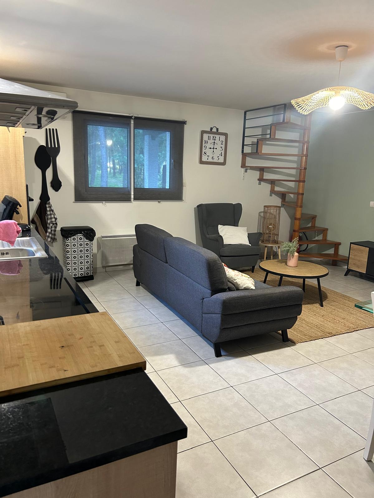 Top Airbnb: House with small lake, BBQ, tennis/petanque court à Mios