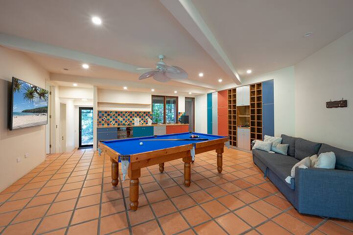20 Little Cove 4BR Home, Pool, Pool table gallery image 5