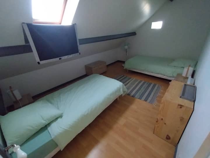 საძინებელი 1