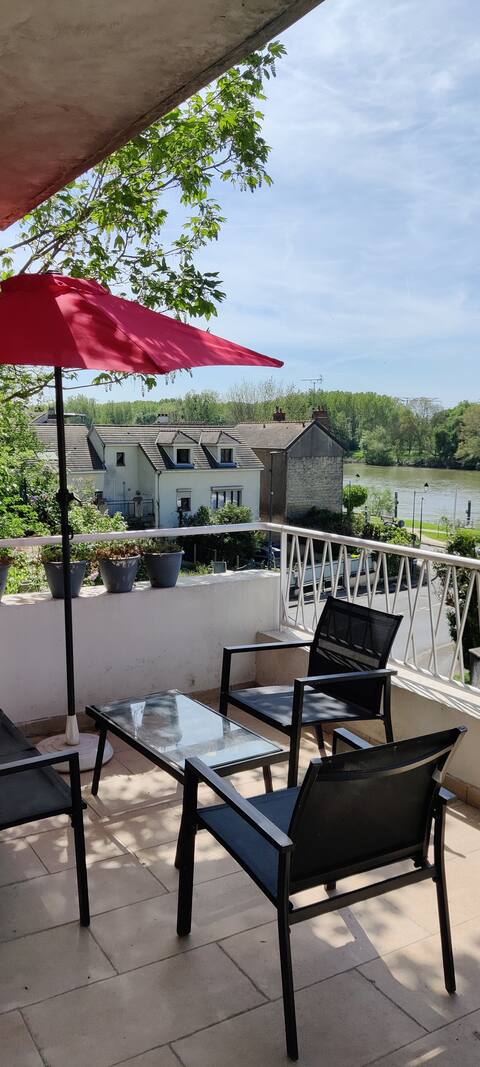 Appartement+terrasse by the river, Paris at 22mn