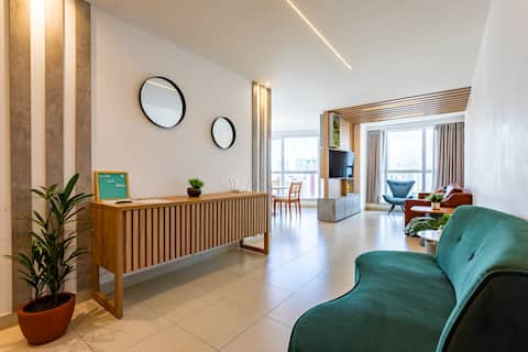 Modern Shopping 4Q Panoramic View