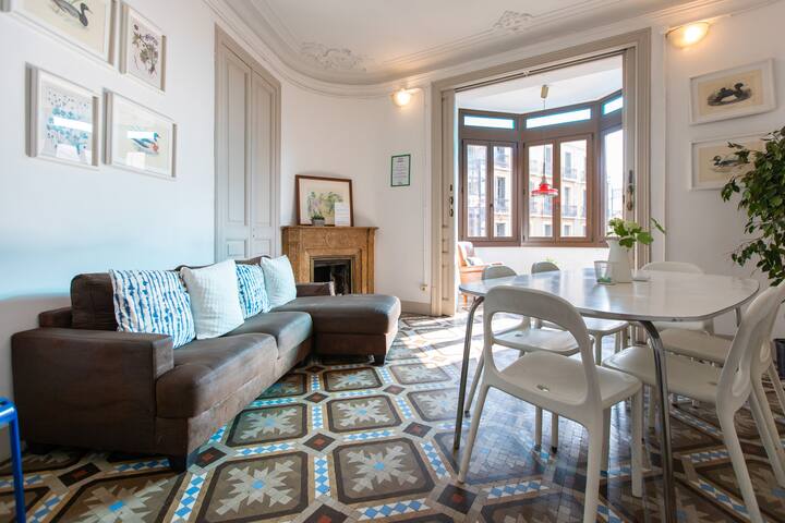 Apartment for large groups in BCN center gallery image 4