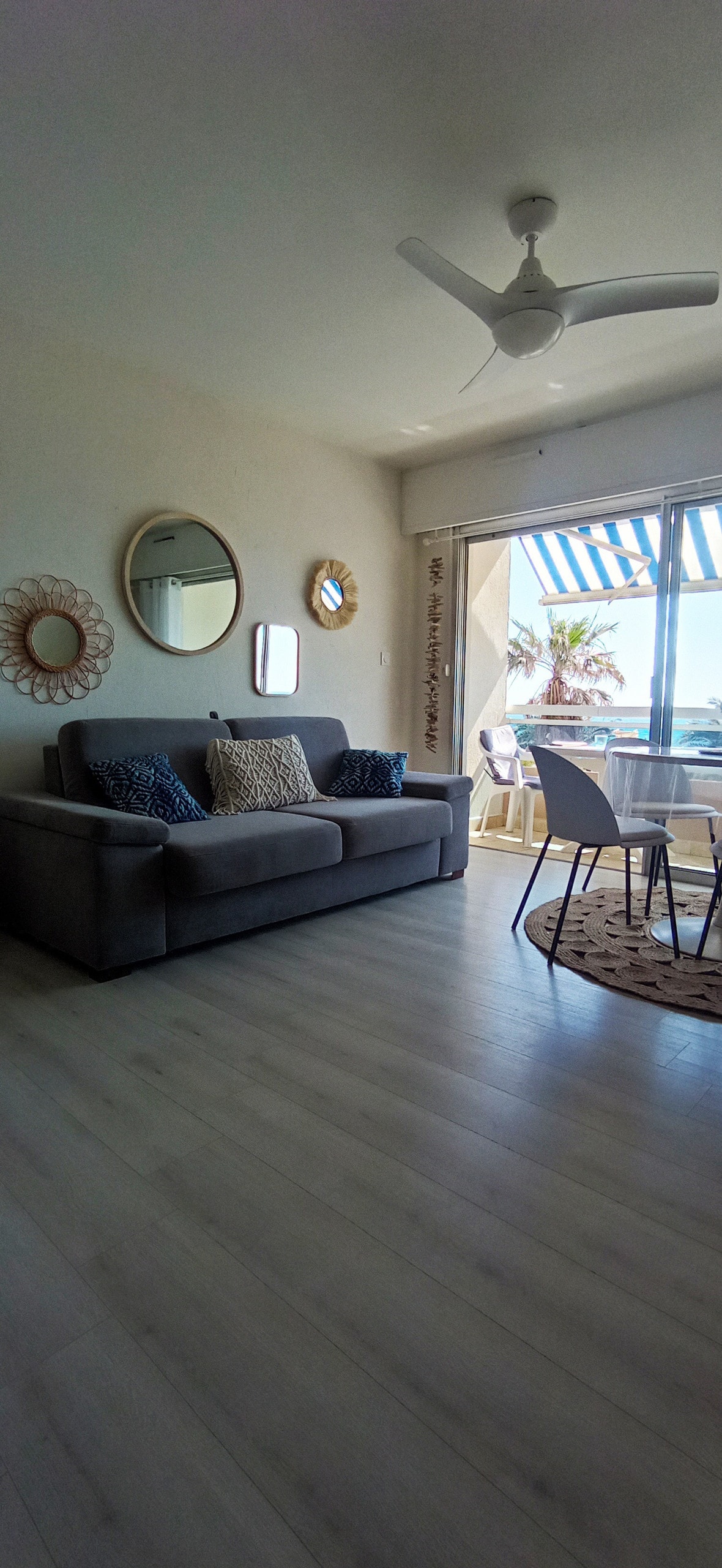 Top Airbnb: Facing the sea, right by the water in Canet En Roussillon