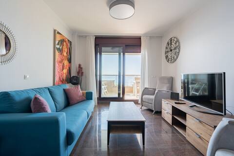 Airbnb con mejor rendimiento: Luxury beachfront apartment in Fuengirola en Fuengirola