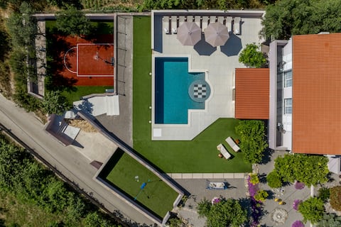 Villa CroAdria: Spacious Seaview Villa Near Split!