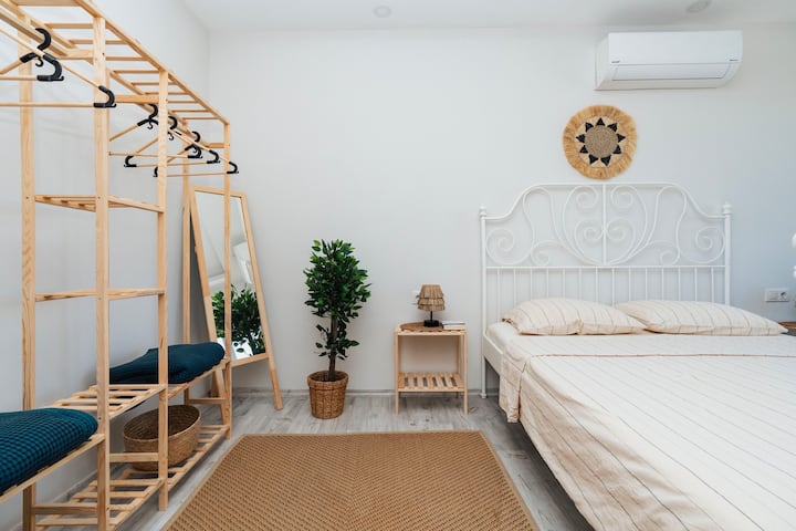1st bed room