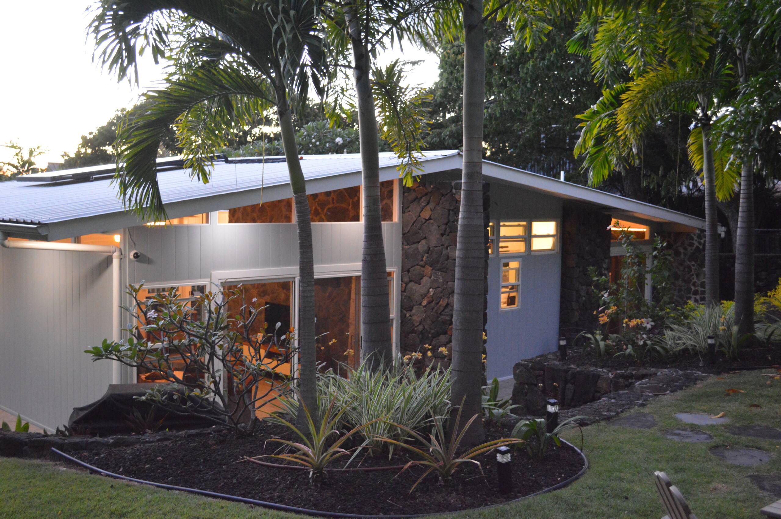Home in Kailua-Kona · ★4.96 · 2 bedrooms · 2 beds · 2 baths - Image 36