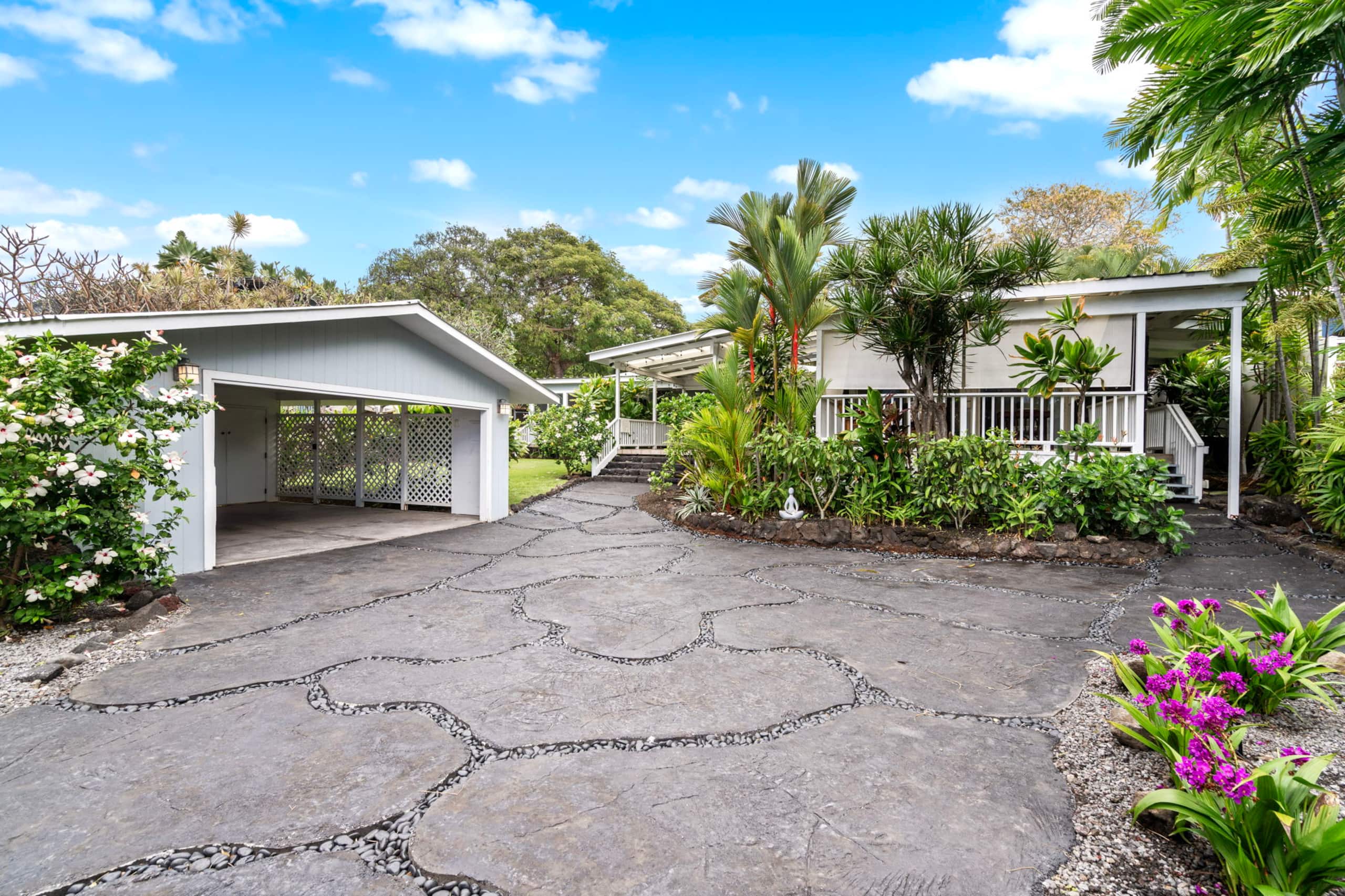 Home in Kailua-Kona · ★4.96 · 2 bedrooms · 2 beds · 2 baths - Image 31