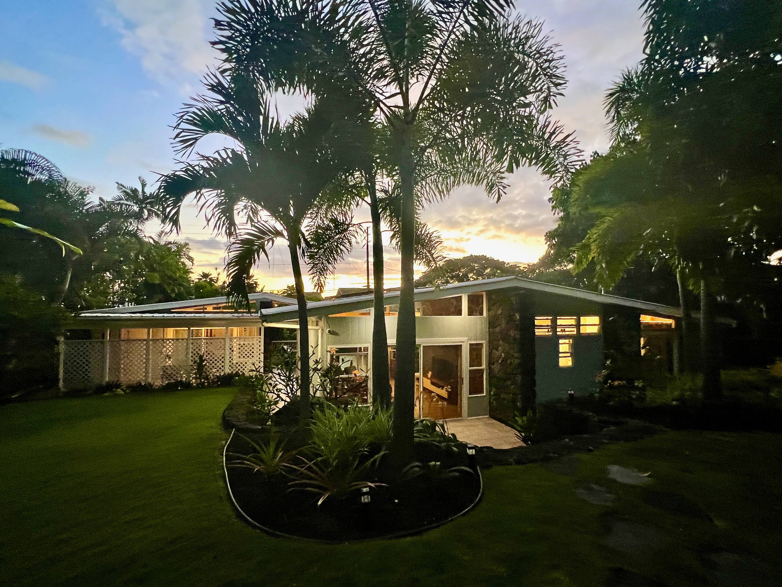 Home in Kailua-Kona · ★4.96 · 2 bedrooms · 2 beds · 2 baths - Image 41