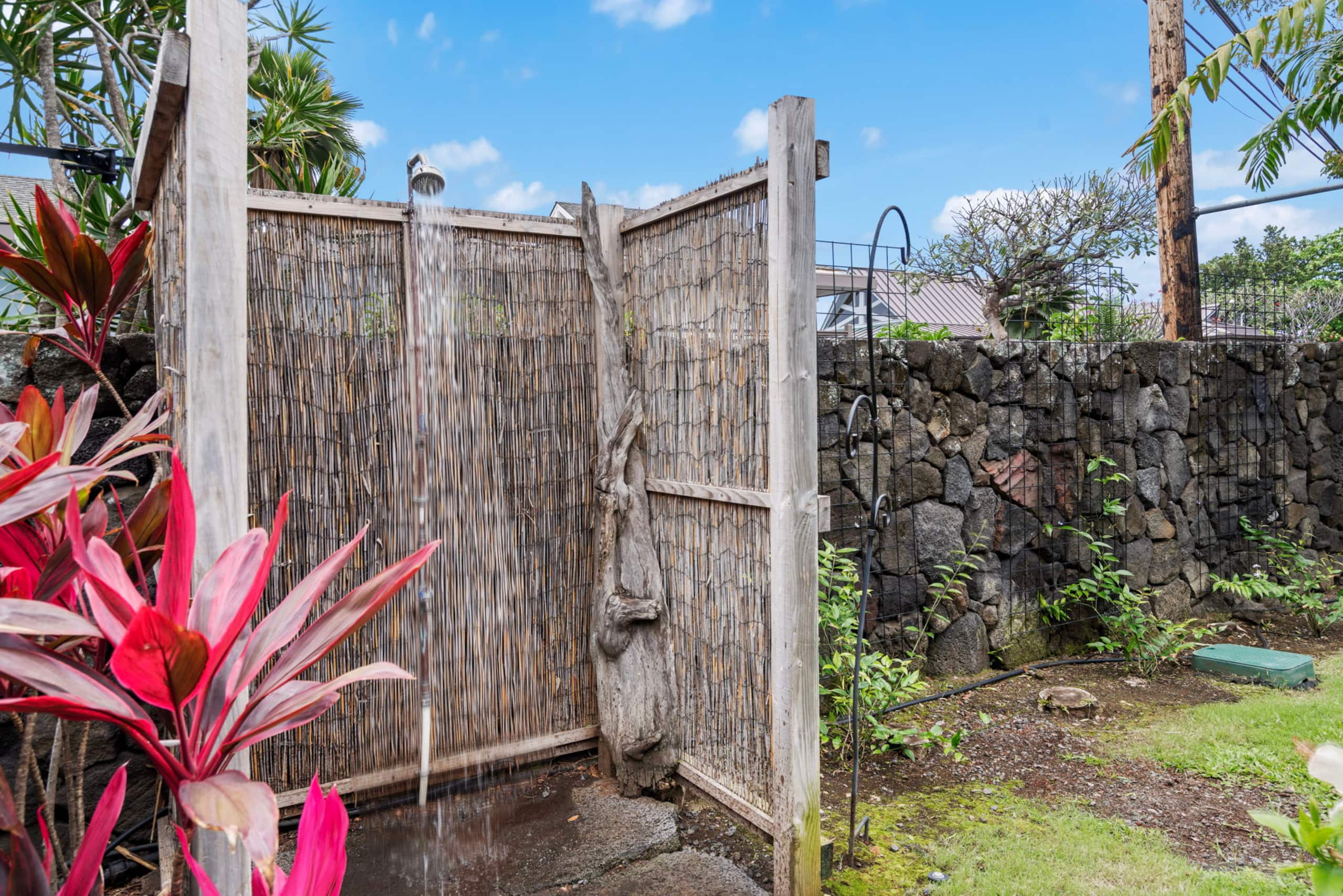 Home in Kailua-Kona · ★4.96 · 2 bedrooms · 2 beds · 2 baths - Image 34