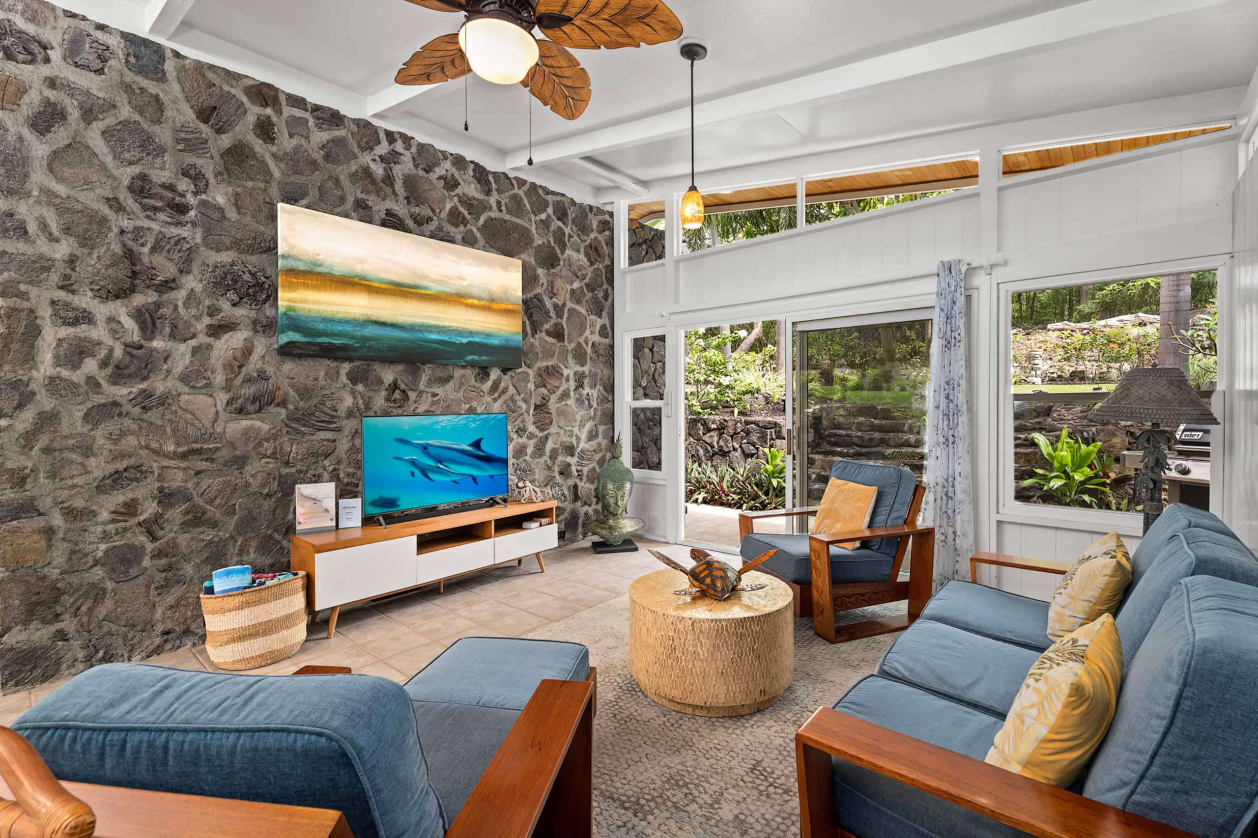 Home in Kailua-Kona · ★4.96 · 2 bedrooms · 2 beds · 2 baths - Image 3