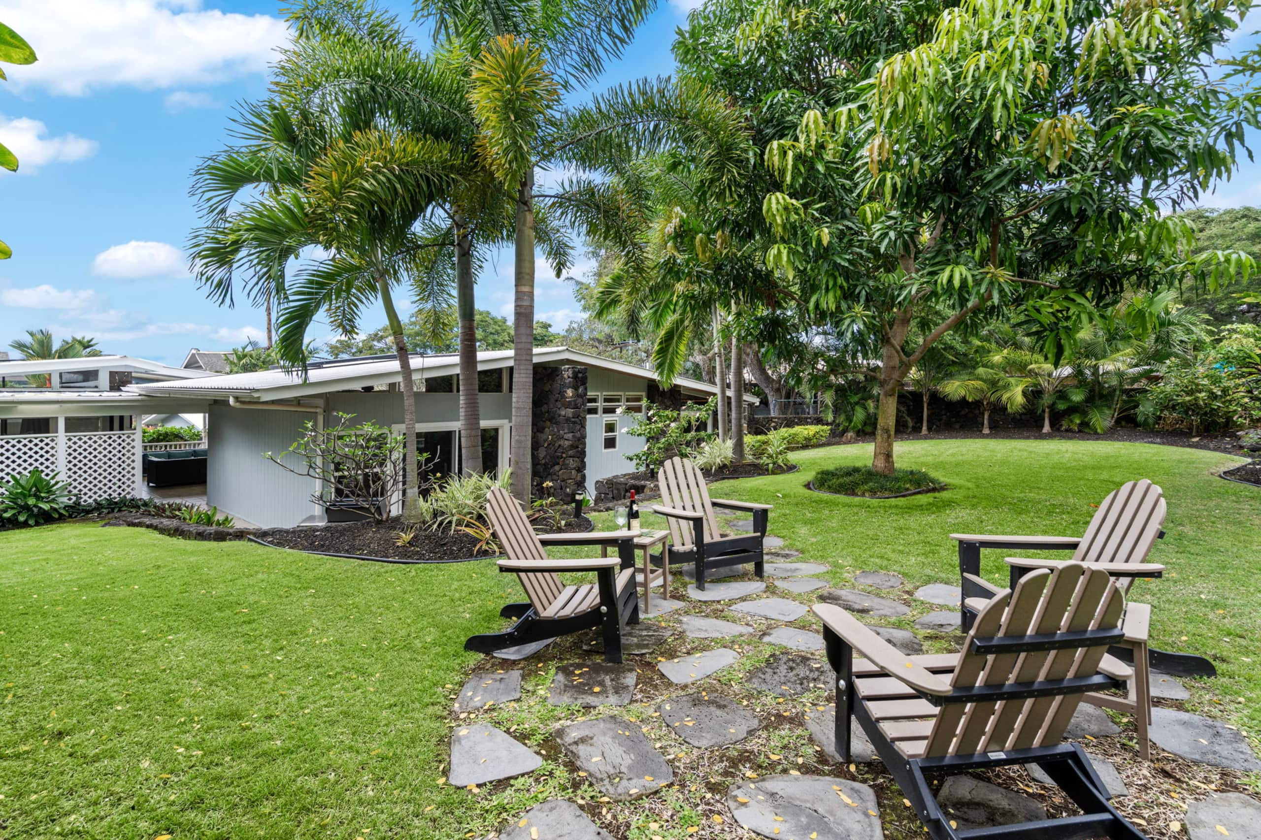 Home in Kailua-Kona · ★4.96 · 2 bedrooms · 2 beds · 2 baths - Image 25