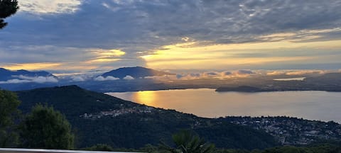 The lake view -  
cin it003093C2VV97ETQ9