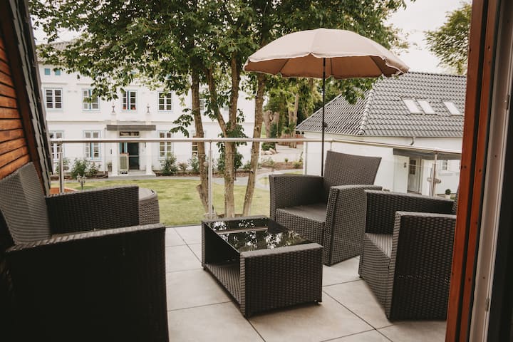 Modern Apartment Own Roof Terrace Quietly Located In The Historic Backyard - Kellenhusen