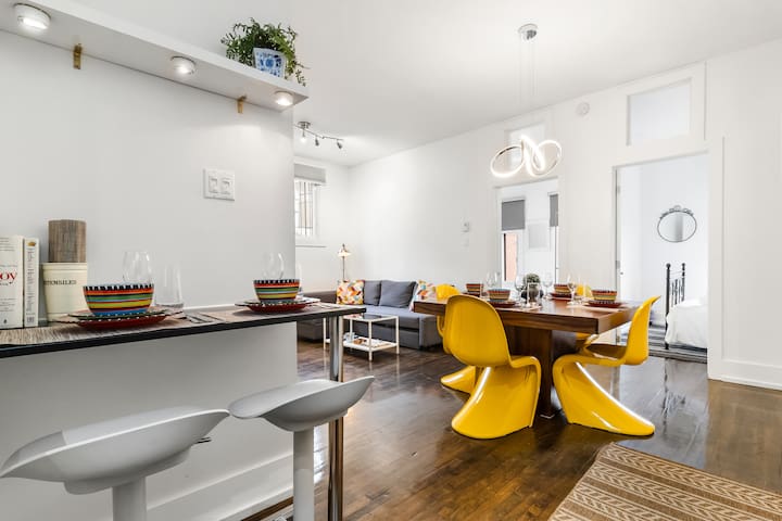 Prime Location 3BR W/ Terrace & Paid Parking, DT