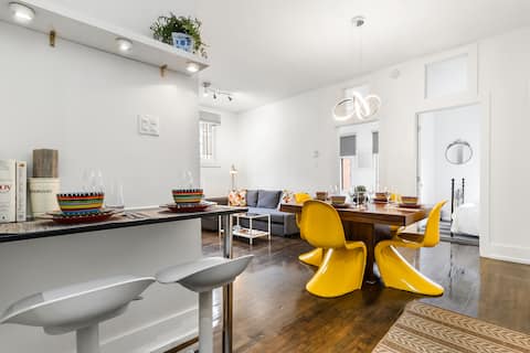 Top performing Airbnb: 3BR in Best Location•100% Walkable!•DECK•AC•PRKG$ in Montréal