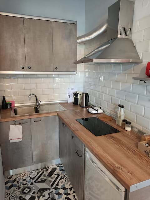 Natasa's Appartment (300m from the beach)