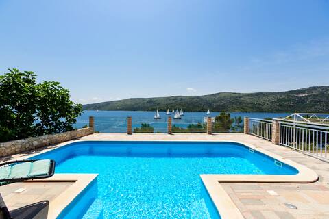 Seaside Villa near Trogir - Poljica/Marina