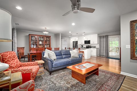 Top Airbnb: Classy Campbell Cottage - 7 miles from Downtown in Southeast