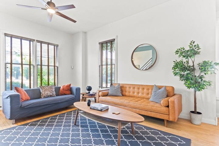 Italian Village- Short North Home- private parking gallery image 3