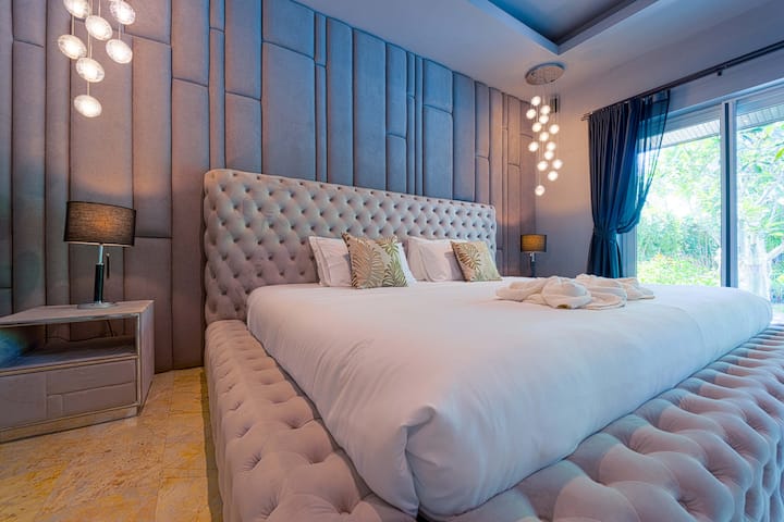 Schlafzimmer 1