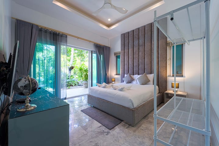 Schlafzimmer 6