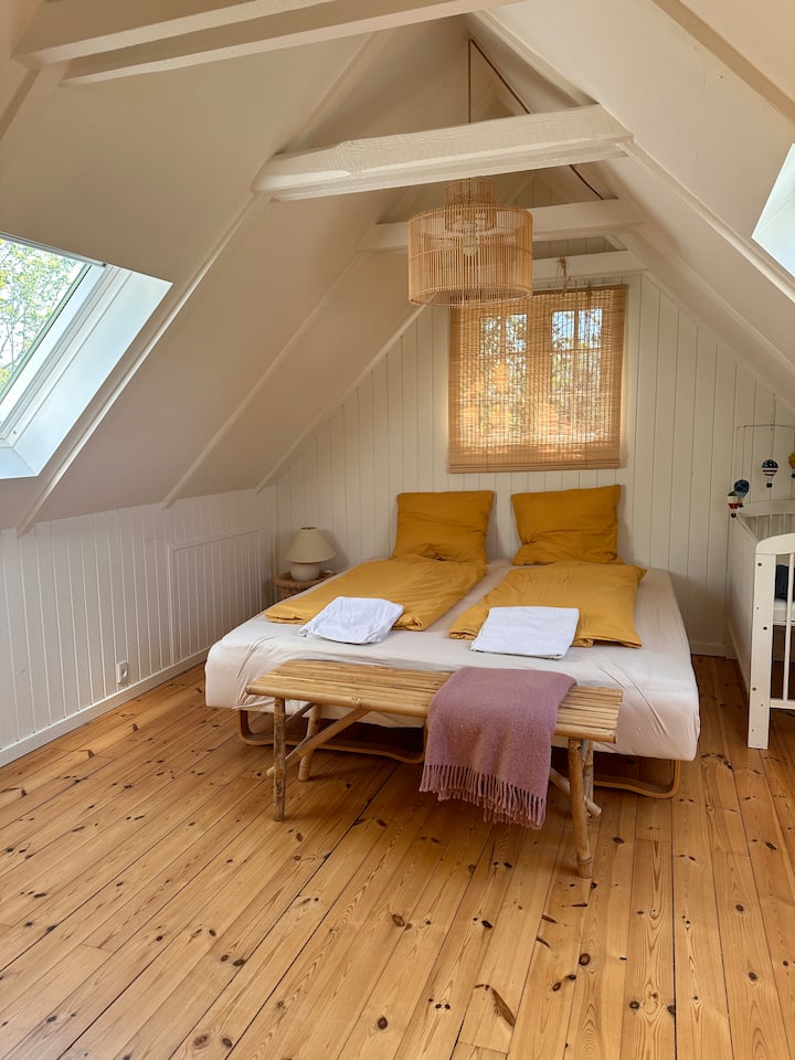 Schlafzimmer 1