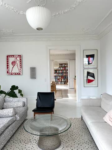 4 bedrooms in famous street with sunny balcony gallery image 5