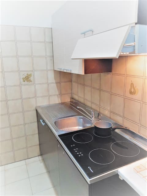 Top performing Airbnb: Last minute Acquazzurra Seaview by the sea in Martinsicuro