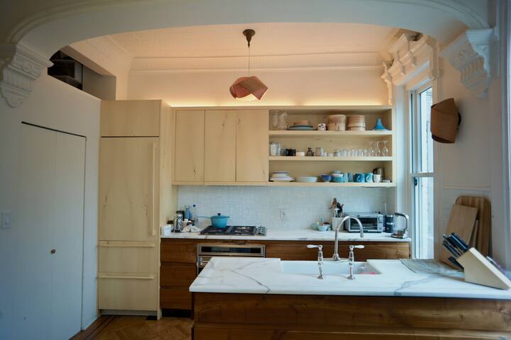 Gorgeous Park Slope, BK triplex 4BD gallery image 3