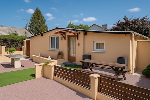 2-star studio, parking and private entrance