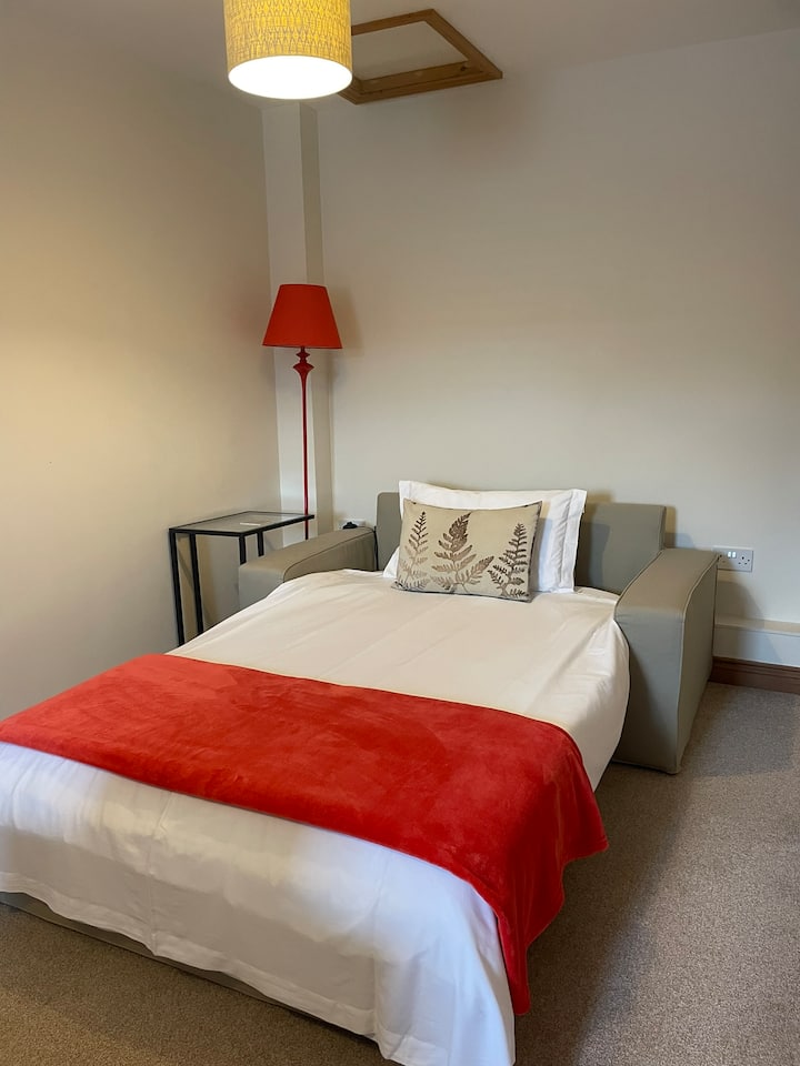 Кауч на спуштање за 3-ти и 4-ти гостин.