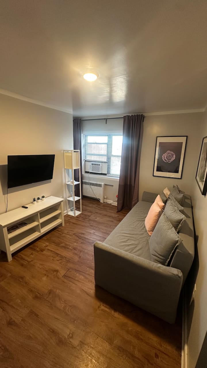 Cheerful 2br 30 Mins To Nyc! Parking/laundry Avail - New Jersey